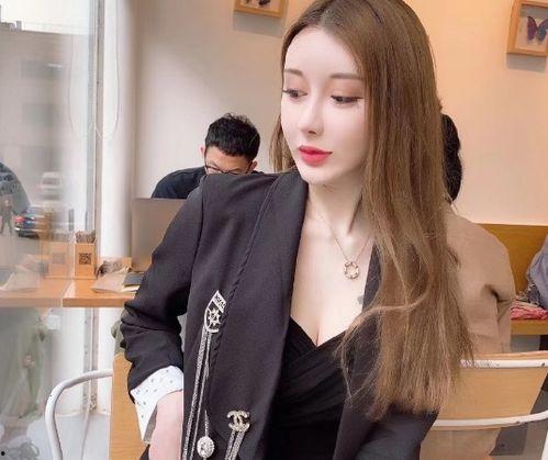 美女吃瓜网红事件